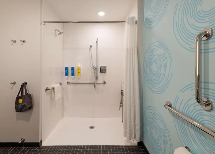 Hotel Tru By Hilton Phoenix Westgate