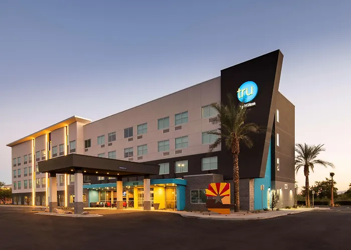 Tru By Hilton Phoenix Westgate Hotel