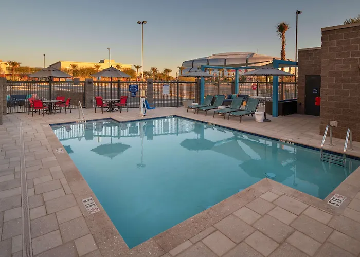 Hotel Tru By Hilton Phoenix Westgate